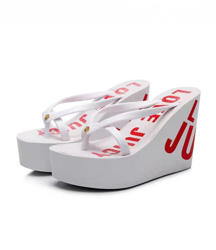 Wedge Toe Between Slippers