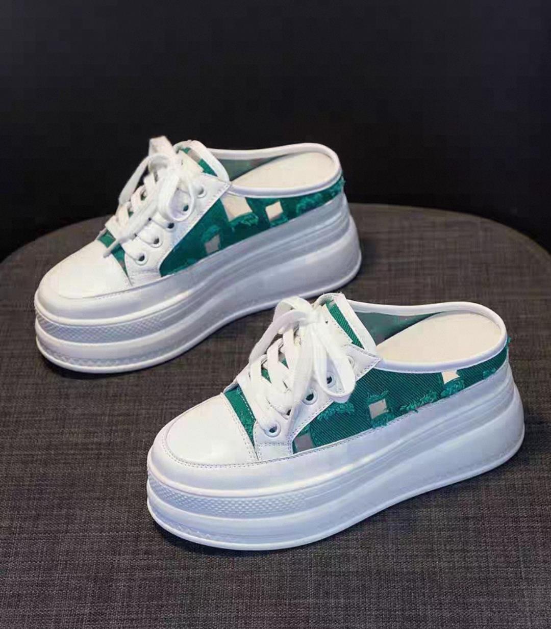 Wedge Spor Slippers