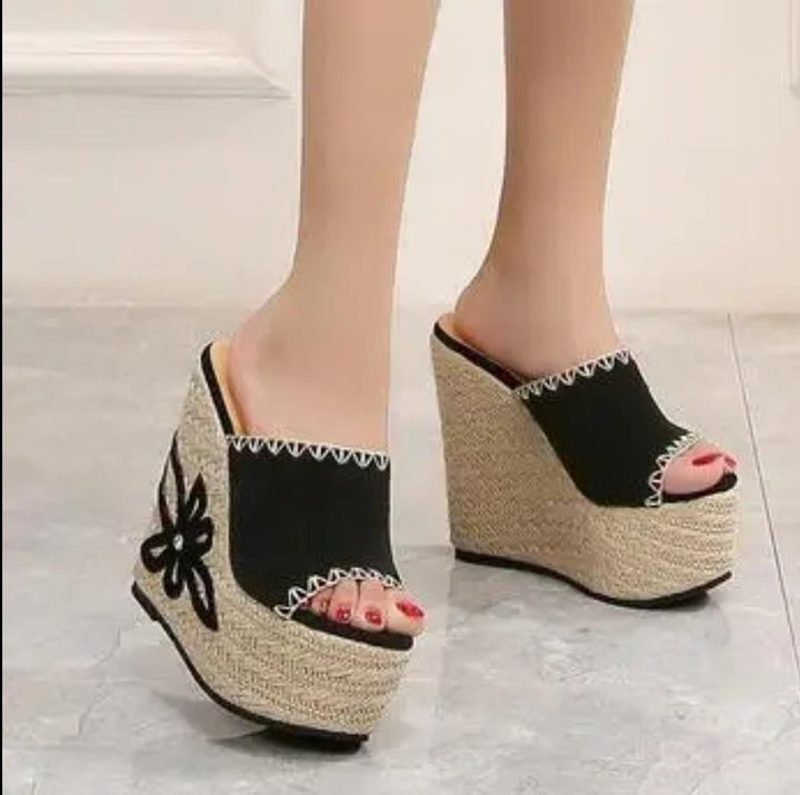Dolgu Heeled Straw Terlik