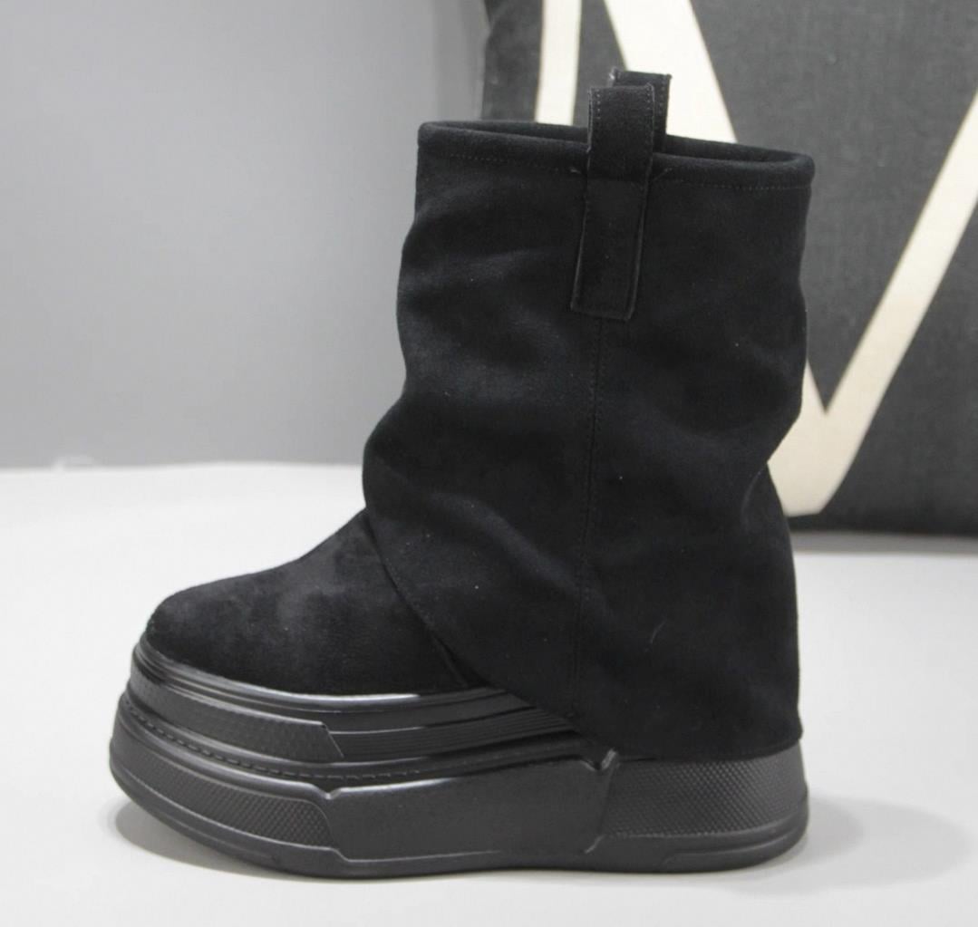 Frank Hidden Heel Boots