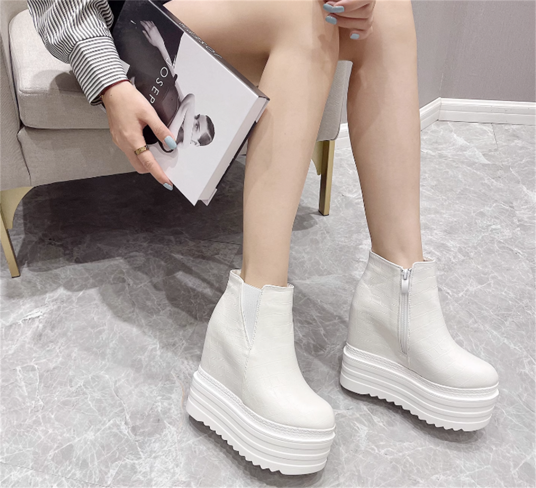 Hidden Heel White Bot
