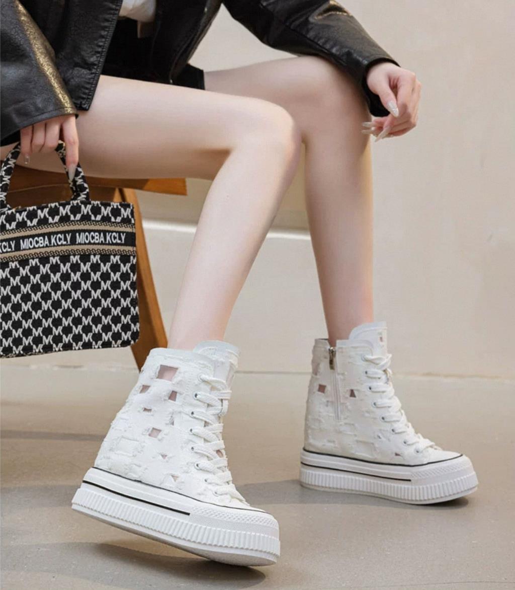 Hidden Heel Converse Bot