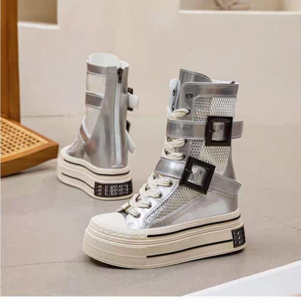 Hidden Heel Conandrse Boots