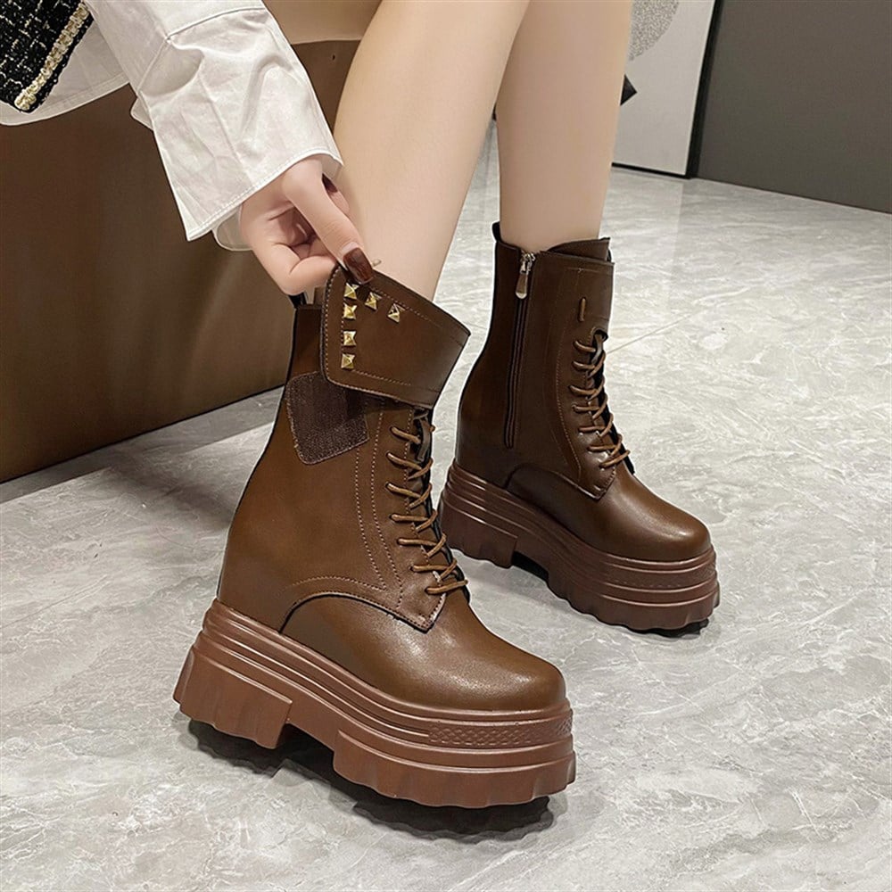 Hidden Heel Brown Bot