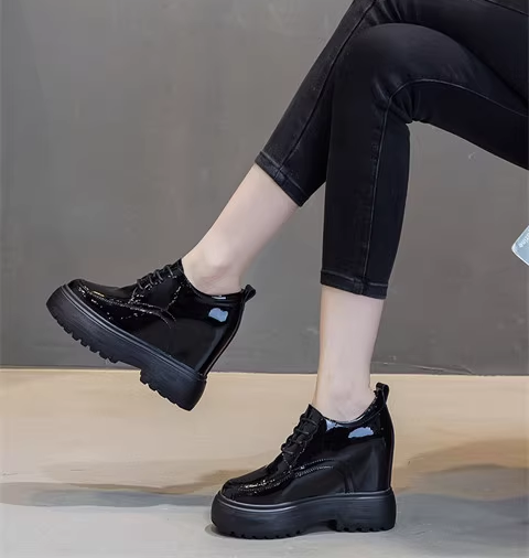 Hidden Heel Klasik Shoes