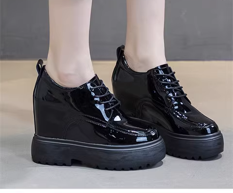 Hidden Heel Klasik Shoes