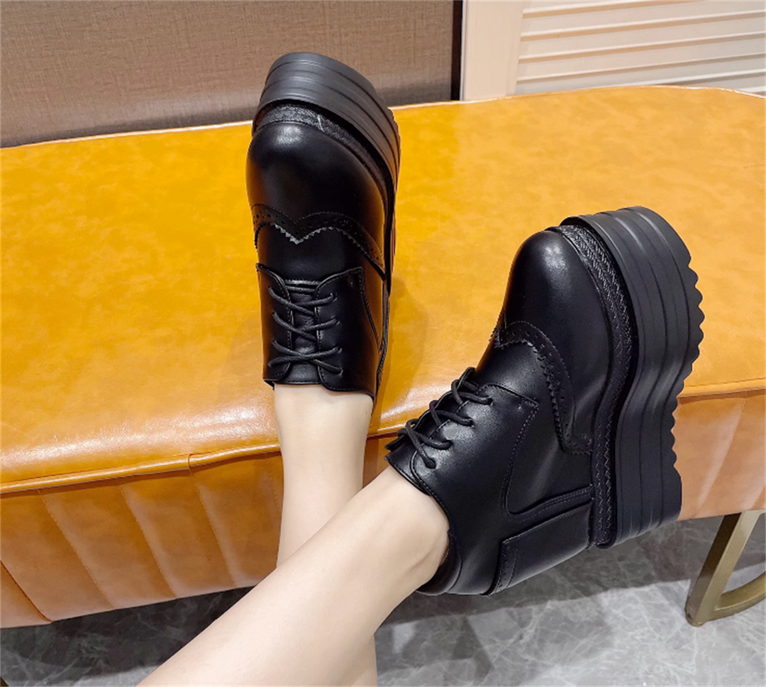Hidden Heel Klasik Shoes