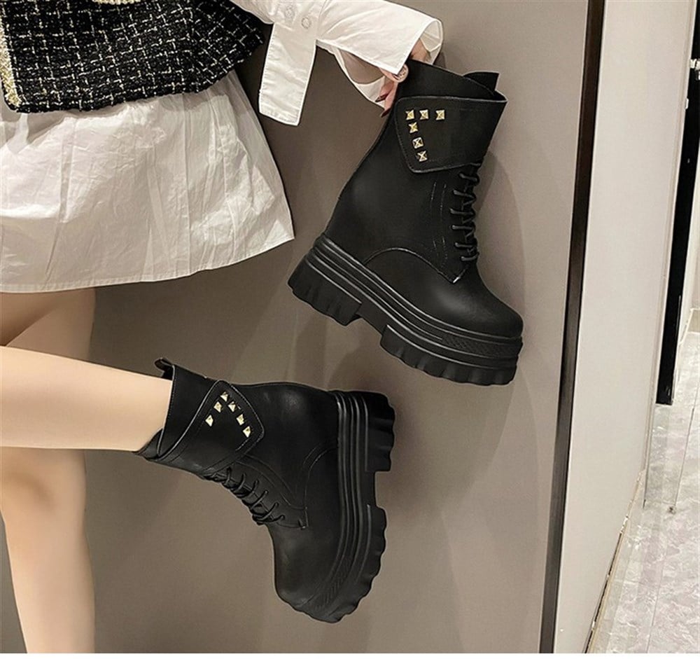Hidden Heel Black Bot