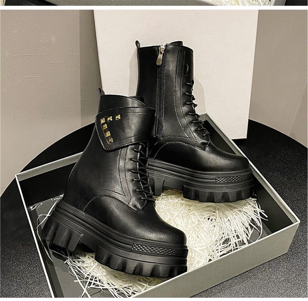Hidden Heel Black Bot