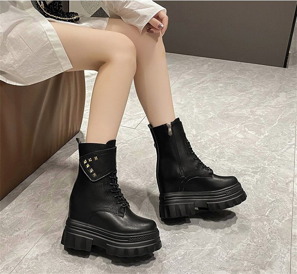 Hidden Heel Black Bot