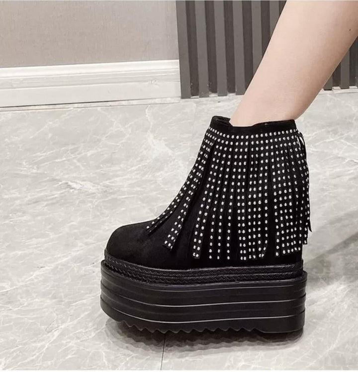Hidden Heel Suede Bot